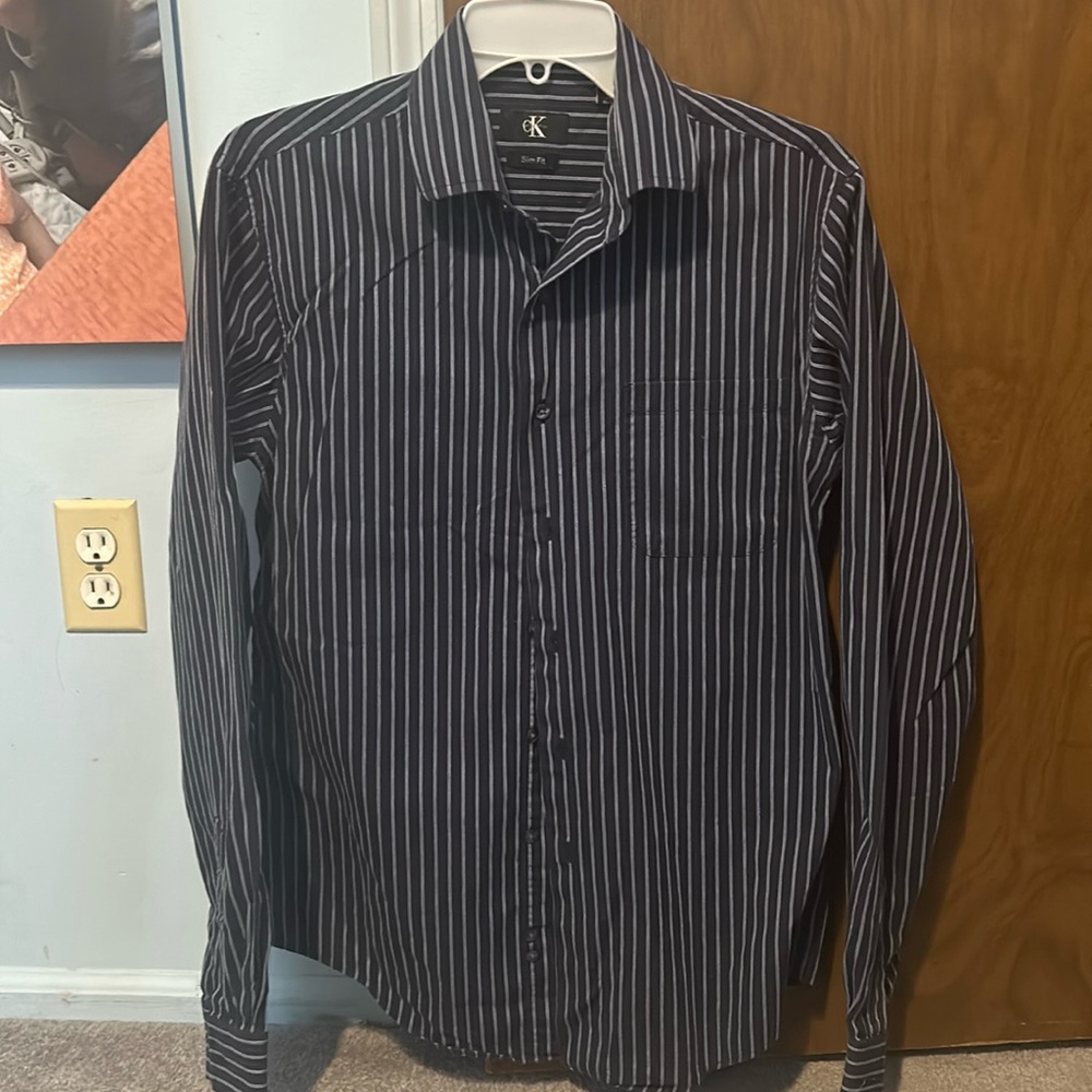 Men’s Calvin Klein Slim Fit Dress Shirt in Size Medium